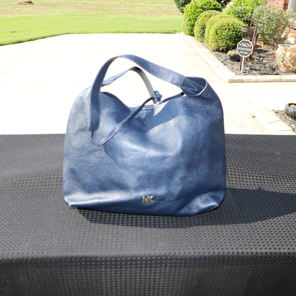 Michael Kors Leather Navy Single Strap Tote (Like New)